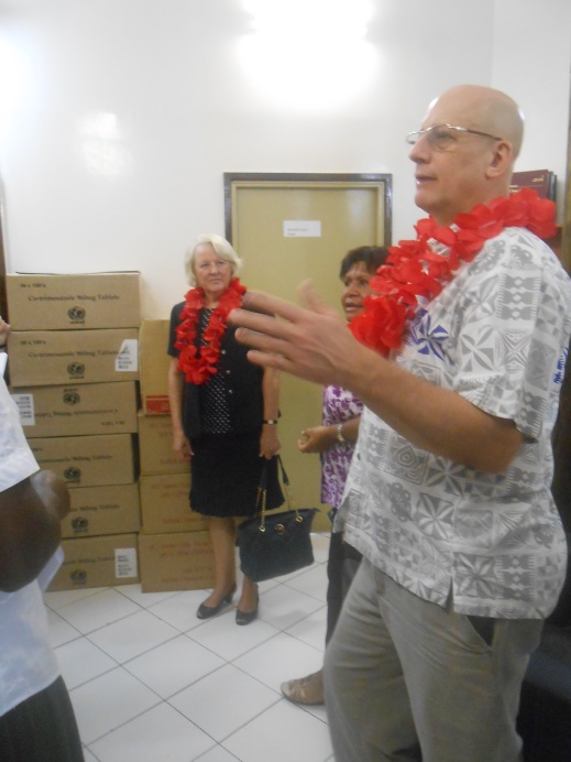 Mr. Steve Kraus Director of the UNAIDS Regional Support Team for Asia and the Pacific, makes a point during the visit to the Begabari Sexual Health Clinic here in Port Moresby, NCD, Papua New Guinea.